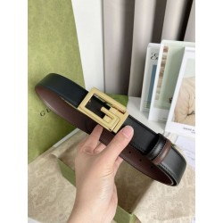 Cintura reversibile Gucci con fibbia G quadrata 626974 Hardware dorato