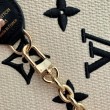 Custodia da toilette LV con catena M82521