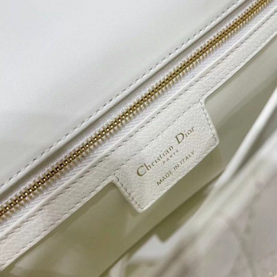 Sito Replica Borsa media Dior Caro Cannage bianca imitazioni Miglior Prezzo Borsa media Dior Caro Cannage bianca Replica