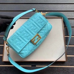 Sito Replica Borse Firmate Baguette Media Fendi Motivo FF Azzurro imitazioni Miglior Prezzo Borse Firmate Replica Baguette Media Fendi Motivo FF Azzurro