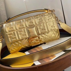 Sito Replica Borsa grande Fendi Baguette con motivo FF oro imitazioni Miglior Prezzo Borsa grande Fendi Baguette con motivo FF oro Replica