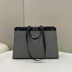Sito Replica Shopper Fendi X-Tote in lana pied de poule con ricamo FF 8BH374 Grigia imitazioni Miglior Prezzo Shopper Fendi X-Tote in lana pied de poule con ricamo FF 8BH374 Grigia Replica