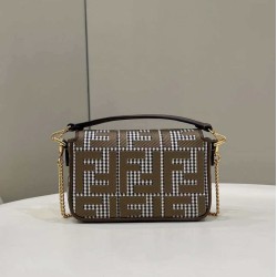 Sito Replica Fendi 8BS017 Borsa 1:1 Mini Baguette in lana pied de poule con ricamo FF Marrone imitazioni Miglior Prezzo Fendi 8BS017 Borsa Replica 1:1 Mini Baguette in lana pied de poule con ricamo FF Marrone