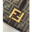 Fendi C'mon Borsa a cartella media con curvatura 8BT366 Caffè Fendi C'mon Borsa a cartella media con curvatura 8BT366 Caffè