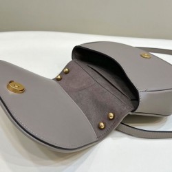 Sito Replica Borse Imitazioni Fendi C'mon Small/Medium Satchel con curvatura 8BS082 Grigia imitazioni Miglior Prezzo Borse Imitazioni Fendi C'mon Small/Medium Satchel con curvatura 8BS082 Grigia Replica