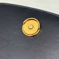 Sito Replica Borse Firmate Fendi C'mon Small/Medium Satchel con curvatura 8BS082 Nera imitazioni Miglior Prezzo Borse Firmate Replica Fendi C'mon Small/Medium Satchel con curvatura 8BS082 Nera