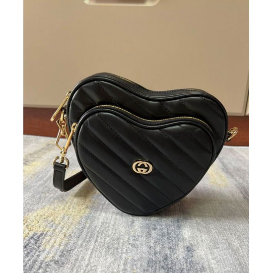 Sito Replica Borsa a tracolla Gucci Mini Heart ad incastro 751628 Nera imitazioni Miglior Prezzo Borsa a tracolla Gucci Mini Heart ad incastro 751628 Nera Replica