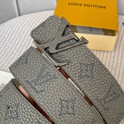 Miglior Prezzo Cintura reversibile Louis Vuitton Louis Vuitton Shape MNG da arrampicata 40 mm M0572V Replica