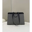 Shopper Fendi X-Tote in lana pied de poule con ricamo FF 8BH374 Grigia