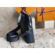 Valigetta LV Takeoff in pelle Aerogram blu M21440