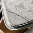 Borsa a tracolla LV Trio in pelle con monogramma in rilievo M46603