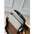 Borsa a tracolla LV Trio in pelle con monogramma in rilievo M46603