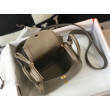 Borsa Hermes Lindy Mini Taupe Clemence in pelle di vitello Borsa Hermes Lindy Mini Taupe Clemence in pelle di vitello