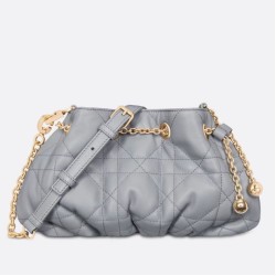 Bora Pari all'originale replica Dior Ammi Piccola Macrocannage Blu