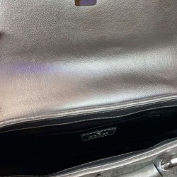 Sito Replica Borsa a tracolla piccola Gucci Horsebit Chain 764339 Argento imitazioni Miglior Prezzo Borsa a tracolla piccola Gucci Horsebit Chain 764339 Argento Replica