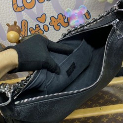 Sito Replica LV Baia MM M22823 Accattivante borsa a mezzaluna nera imitazioni Miglior Prezzo LV Baia MM M22823 Accattivante borsa a mezzaluna nera Replica