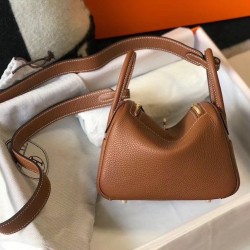 Sito Replica Borsa Hermes Lindy Mini Clemence in pelle di vitello dorata imitazioni Miglior Prezzo Borsa Hermes Lindy Mini Clemence in pelle di vitello dorata Replica