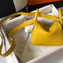 Sito Replica Borsa Hermes Lindy Mini Clemence in pelle di vitello gialla imitazioni Miglior Prezzo Borsa Hermes Lindy Mini Clemence in pelle di vitello gialla Replica