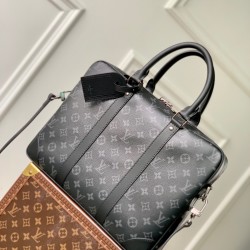 Sito Replica LV Porte-Documents Voyage PM in tela monogramma Eclipse M46457 imitazioni Miglior Prezzo LV Porte-Documents Voyage PM in tela monogramma Eclipse M46457 Replica