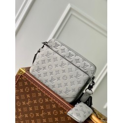 Borsa a tracolla Louis Vuitton Trio in pelle con monogramma in rilievo M46603 Borsa a tracolla Louis Vuitton Trio in pelle con monogramma in rilievo M46603