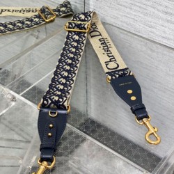 Sito Replica falso Tracolla Dior Regolabile con Anello Ricamo Obliquo Blu imitazioni Miglior Prezzo falso Tracolla Dior Regolabile con Anello Ricamo Obliquo Blu Replica