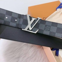 Dupe LV Initiales 40MM Cintura reversibile Damier Graphite M0213Q imitazioni perfette Replica LV Initiales 40MM Cintura reversibile Damier Graphite M0213Q Griffate