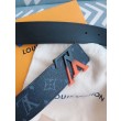 Spray LV 40mm Cintura reversibile Monogram Eclipse M0331V