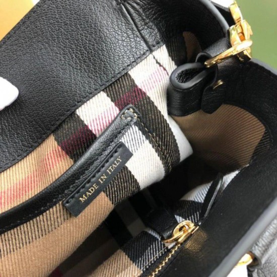 Burberry Buckle Bag 0221 Nero imitazioni perfette