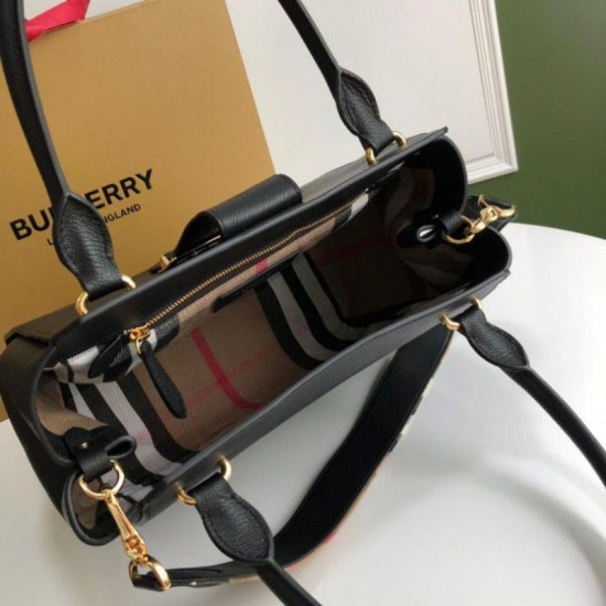 Burberry Buckle Bag 0221 Nero imitazioni perfette
