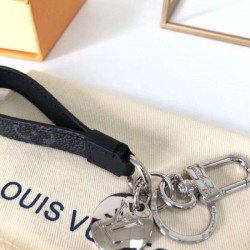 Riproduzione Fedele Qualità superiore replica Monogram Eclipse Dragonne Borse Charm M61950 imitazioni Replica Alta Qualità Qualità superiore replica Monogram Eclipse Dragonne Borse Charm M61950