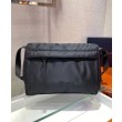 Borsa a tracolla Prada Medium in nylon imbottito 1BD255 Nera