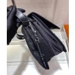 Borsa a tracolla Prada Medium in nylon imbottito 1BD255 Nera
