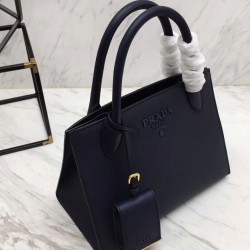 Dupe fedele Borse Firmate Replica in pelle Saffiano monocromatica Prada 1BA156 blu scuro imitazioni perfette Replica fedele Borse Firmate in pelle Saffiano monocromatica Prada 1BA156 blu scuro Griffate