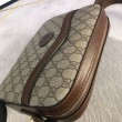 Borsa Gucci Messenger con Interlocking G 675891 Marrone