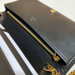 Pari all'originale replica Portafoglio Gucci Horsebit 1955 con catena 621892 Bianco
