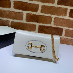 Pari all'originale replica Portafoglio Gucci Horsebit 1955 con catena 621892 Bianco