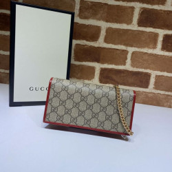 Portafoglio Gucci Horsebit 1955 con catena 621892 Rosso