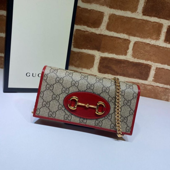 Portafoglio Gucci Horsebit 1955 con catena 621892 Rosso Portafoglio Gucci Horsebit 1955 con catena 621892 Rosso
