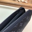 Portafoglio LV Zippy Vertical Monogram Eclipse M62295
