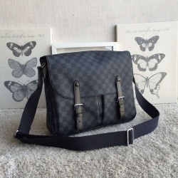 Sito Replica Borse Christopher Messenger N41500 Damier Graphite Imitazioni Replica perfette Borse Christopher Messenger N41500 Damier Graphite