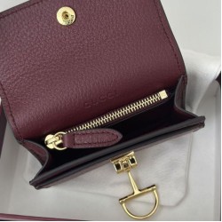 Replica Pari all'originale replica di alta qualità Porta carte Gucci Softbit 828148 Rosso vino Imitazioni Replica qualità specchio Pari all'originale replica di alta qualità Porta carte Gucci Softbit 828148 Rosso vino