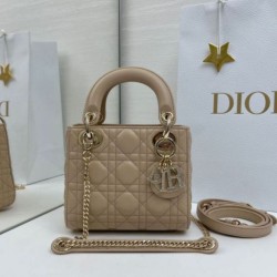 Replica qualità specchio Borse Dior Mini Lady Dior Arco con ciondoli D.I.O.R  Beige