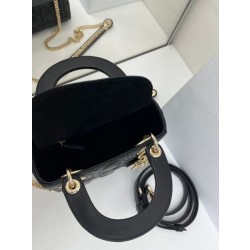 Borsa Dior Mini Lady Dior Arco con ciondoli D.I.O.R  neri hardware dorato