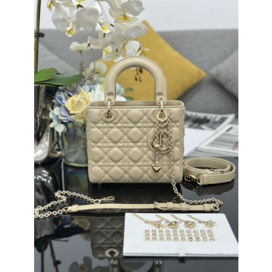 Borse Replica Dior piccola Lady Dior My ABCDior con ciondolo D.I.O.R agnello cannage Albicocca