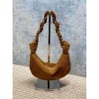 Borsa hobo YSL Saint Laurent Amalia pelle scamosciata caramello