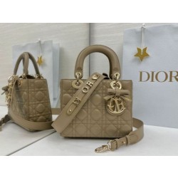Borse Dior Lady Dior My ABC Dior piccola Arco ciondolo D.I.O.R. in metallo Grigio talpa