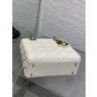 Borse Dior piccola Lady Dior My ABCDior in metallo cannage bianco con ciondolo D.I.O.R Borse Dior piccola Lady Dior My ABCDior in metallo cannage bianco con ciondolo D.I.O.R