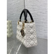 Borse Dior piccola Lady Dior My ABCDior in metallo cannage bianco con ciondolo D.I.O.R Borse Dior piccola Lady Dior My ABCDior in metallo cannage bianco con ciondolo D.I.O.R