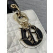 Borse Dior piccola Lady Dior My ABCDior in metallo cannage bianco con ciondolo D.I.O.R Borse Dior piccola Lady Dior My ABCDior in metallo cannage bianco con ciondolo D.I.O.R