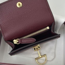 Pari all'originale replica di alta qualit&agrave; Porta carte Gucci Softbit 828148 Rosso vino